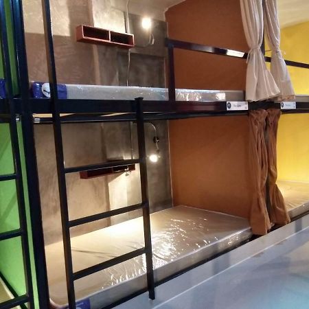 Yellow Flower Hostel Чианг Рай Екстериор снимка