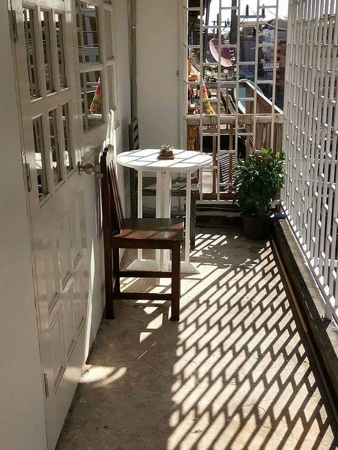 Yellow Flower Hostel Чианг Рай Екстериор снимка