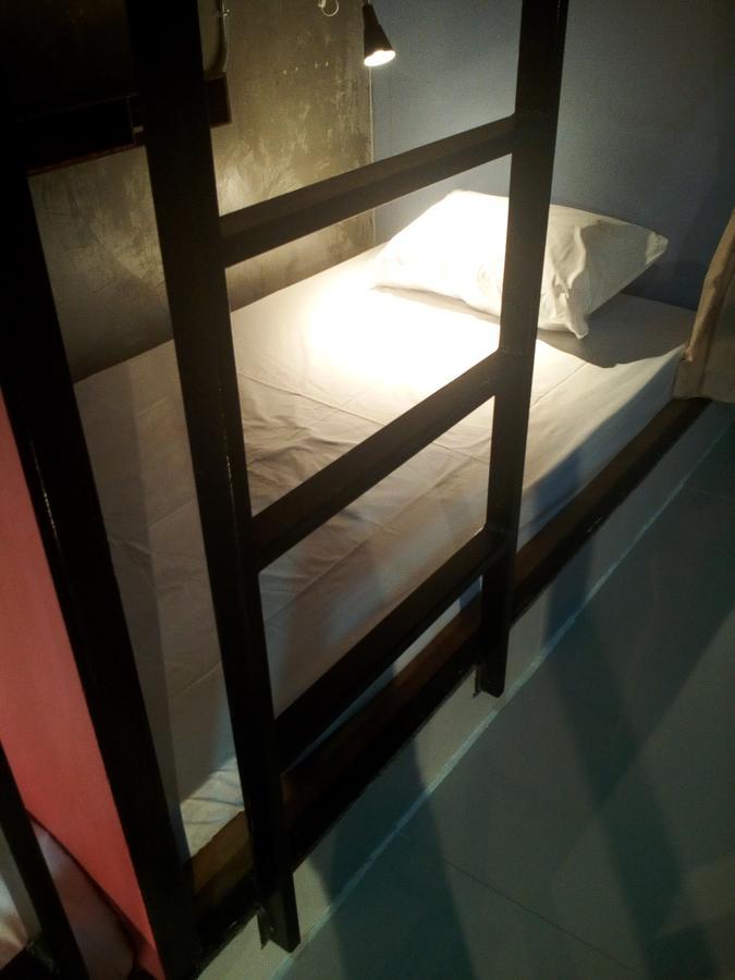 Yellow Flower Hostel Чианг Рай Екстериор снимка