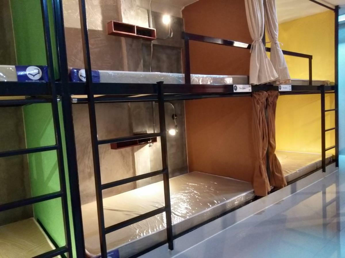 Yellow Flower Hostel Чианг Рай Екстериор снимка