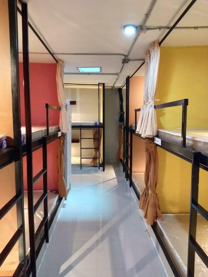 Yellow Flower Hostel Чианг Рай Екстериор снимка